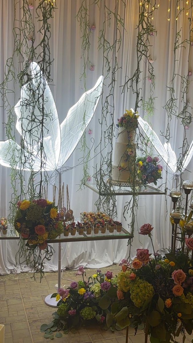 GraciayMilagros's tweet photo. Where sweetness meets enchantment โจ
A dreamy dessert table designed to turn every celebration into a fairytale. Flowers, lights, and unforgettable details for the sweetest moments. ๐ธ๐ฐ
#DessertTable #WeddingInspiration #LuxuryEvents #FloralDesign #SweetMoments #EventStyling #DestinationWedding #WeddingDecor