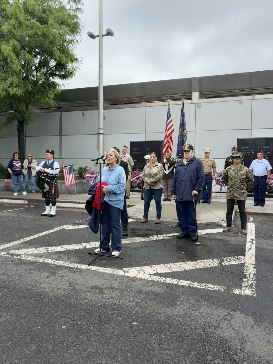Stacey23AD's tweet photo. From Howard Beach to Rockaway, it was an honor to come together with our community to commemorate Memorial Day &amp; honor those who made the ultimate sacrifice for our great nation. Thank you to the volunteers, the NYPD Precincts &amp; the VFWs for your help with these ceremonies https://t.co/nStlgQ5oWM