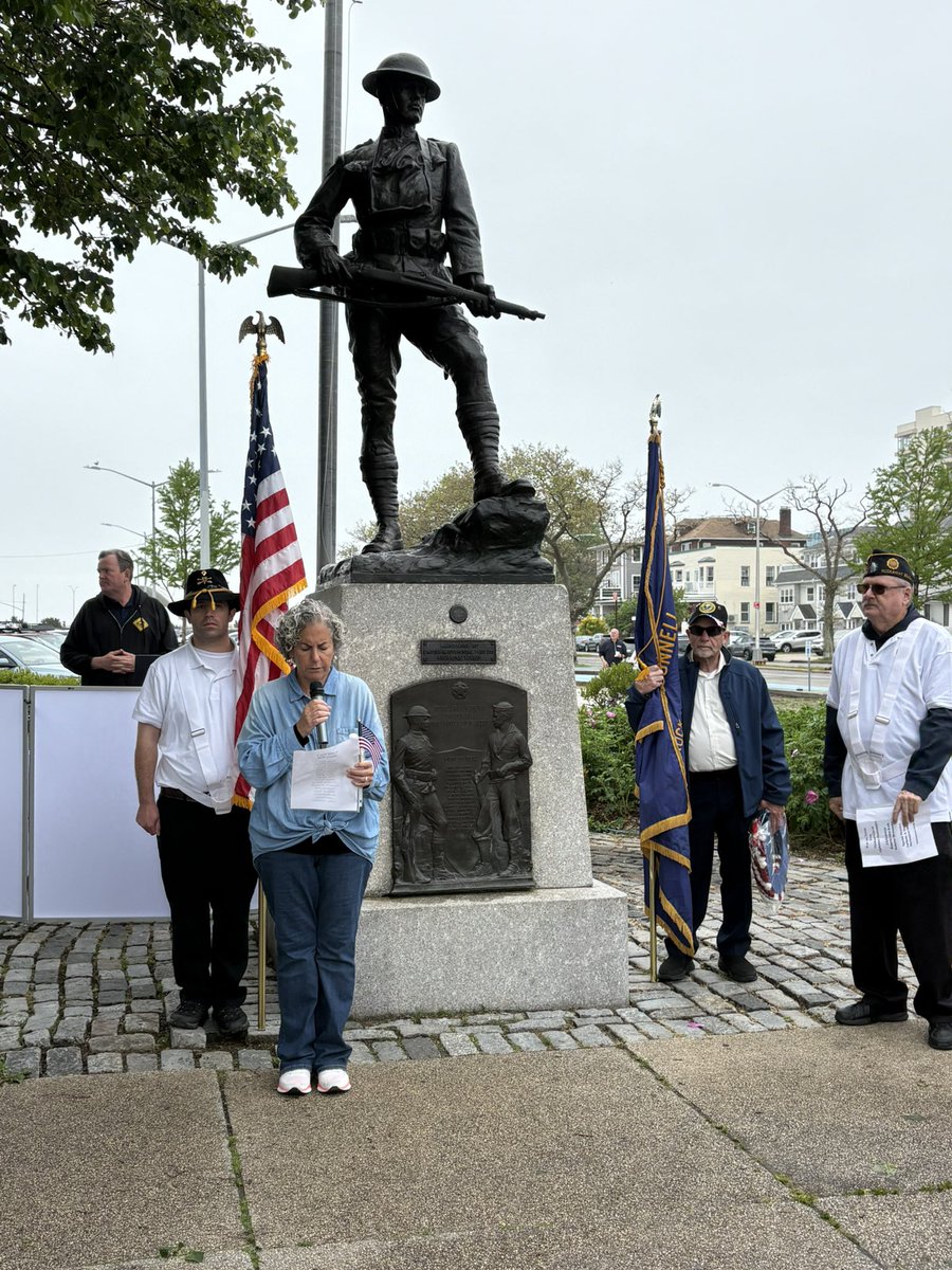 Stacey23AD's tweet photo. From Howard Beach to Rockaway, it was an honor to come together with our community to commemorate Memorial Day &amp; honor those who made the ultimate sacrifice for our great nation. Thank you to the volunteers, the NYPD Precincts &amp; the VFWs for your help with these ceremonies https://t.co/nStlgQ5oWM