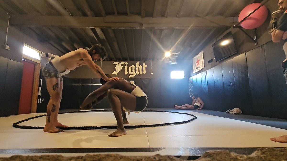 bnice21's tweet photo. States I've done sumo wrestling in within the past 12 months:

- Georgia
- South Carolina
- North Carolina
- Alabama
- Florida (tournament)
- Tennessee (tournament)
- Virginia
- Michigan (tournament)
- Nevada (tournament)
- New York (tournament)

You can do things. https://t.co/6qxAe2WBCH