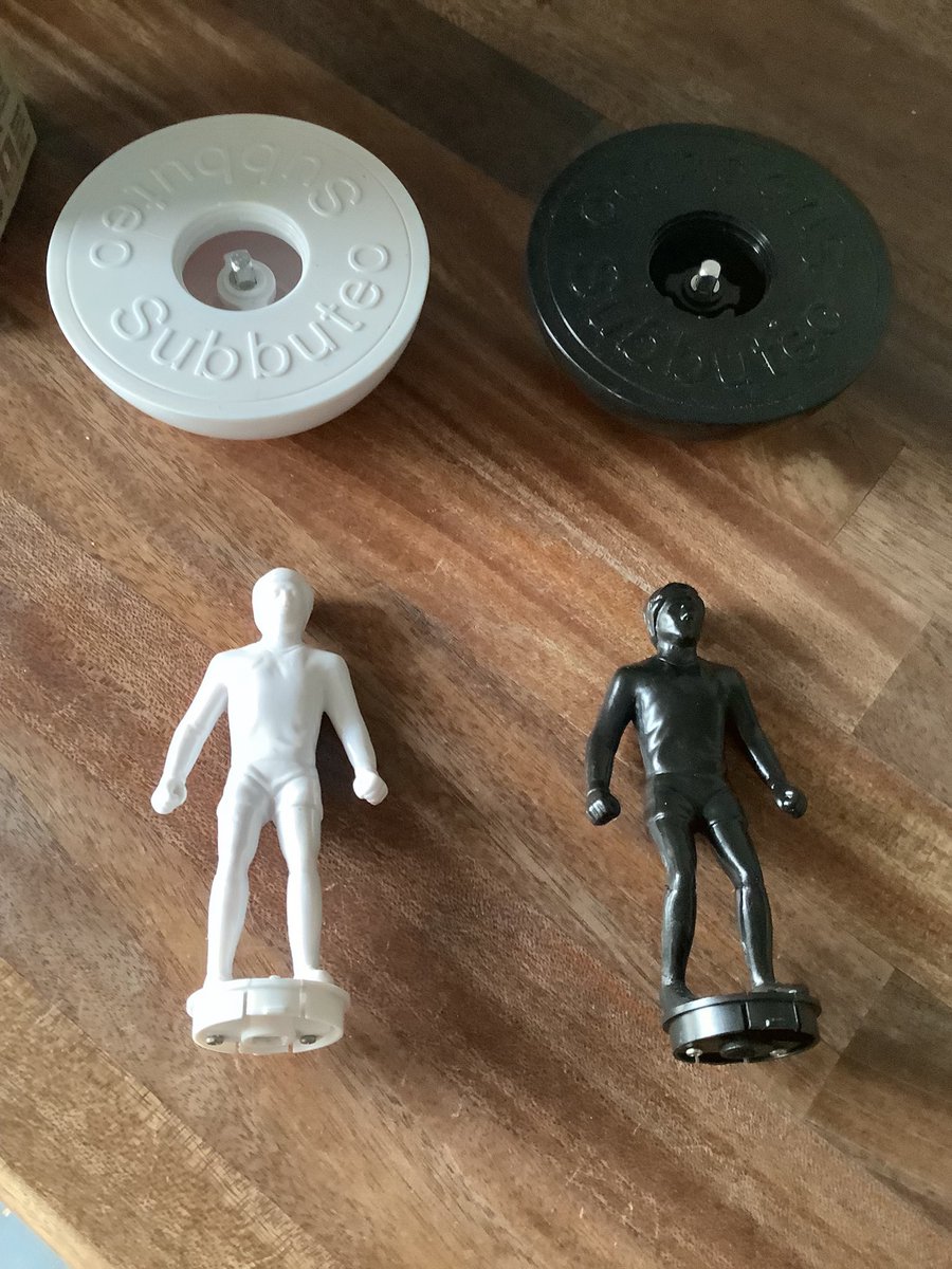 adelsgaard's tweet photo. Bought a pair off Subbuteo Salt &amp; Pepper grinders.
Asked my friend  @pzykot if he could paint them for me. 
Wanted them @lutontown inspired! And got this back today! Top class , very happy for my grinders! 🔥👏🏻 https://t.co/ggqZBAM8fM