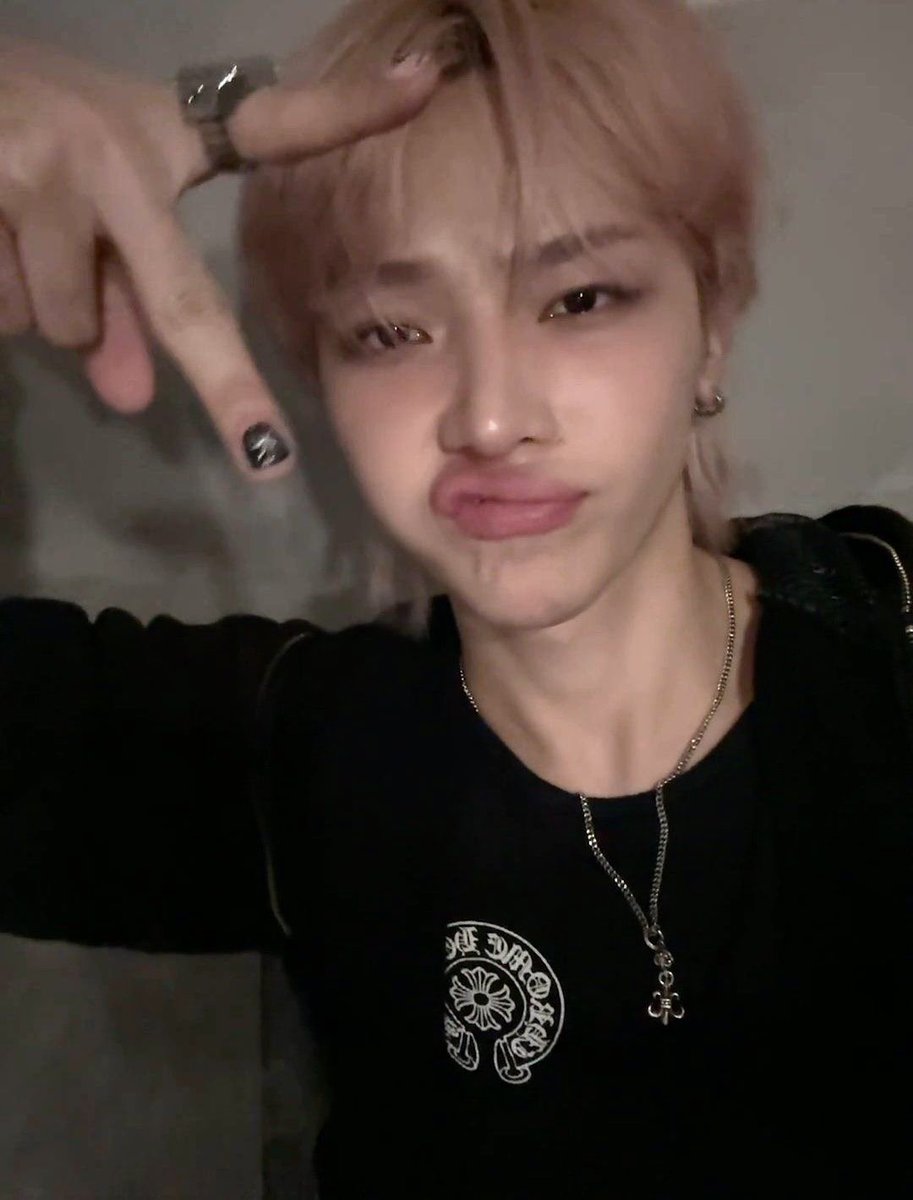 navi ⋆.ೃ࿔ 🍓 lsd 📌 tweet media