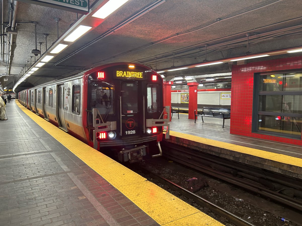 DCMetroMaker's tweet photo. In Boston riding the @MBTA! So many different forms of transit operated under the T and tons of history as the oldest running subway in the US! https://t.co/C8QGcEBbqU