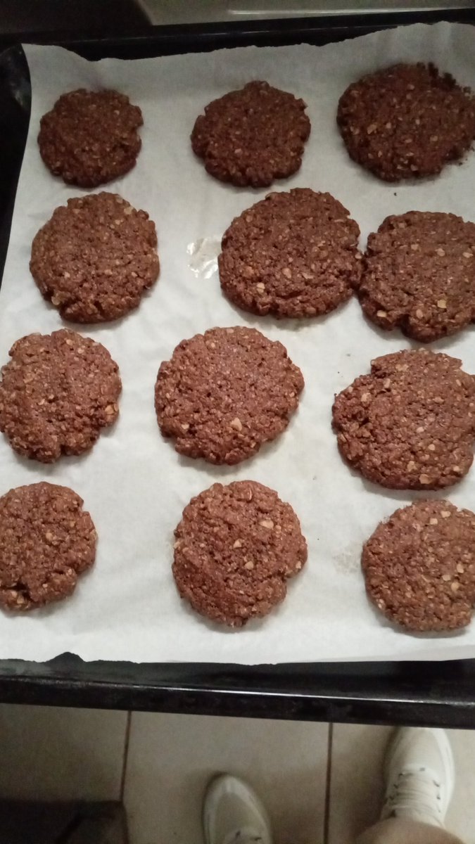 Longanimidad2's tweet photo. @ritasilvan1 Qué rico Rita. Por estos lados salieron las galletas de avena. https://t.co/Vjf9QYkkYd