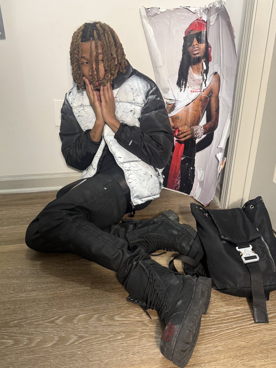 yves tweet media