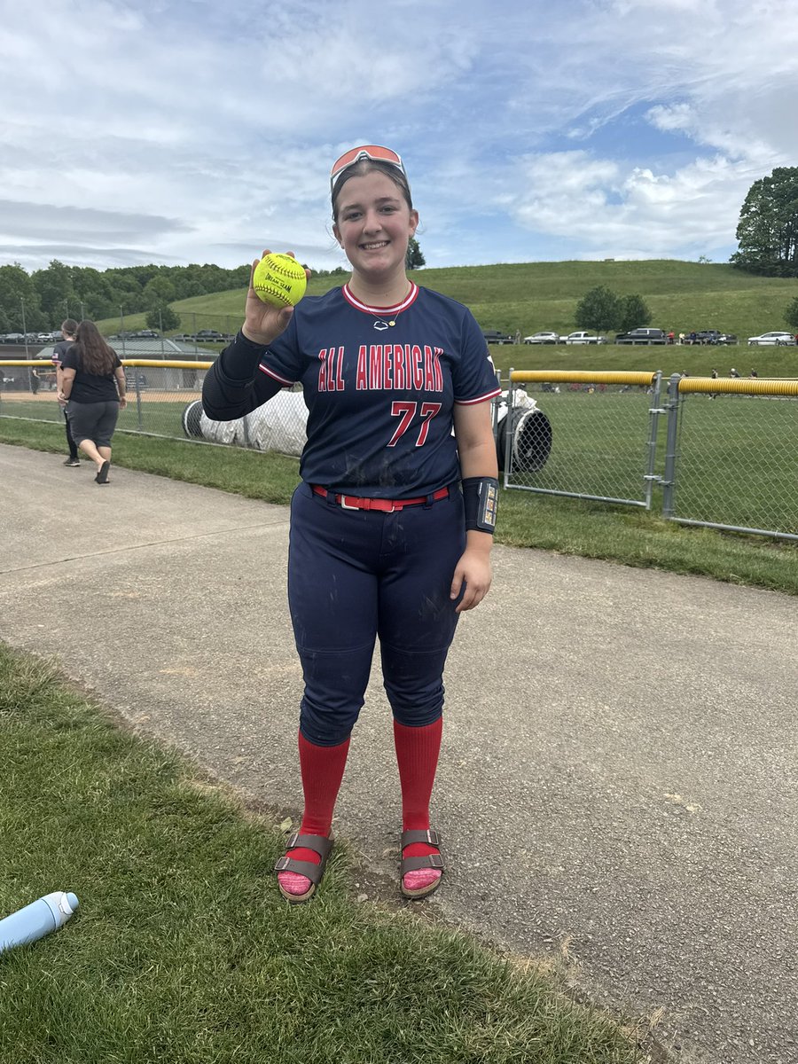 MyahArtuso2029's tweet photo. First tournament of the Spring season and first HR of Spring. We played well as a team earning the 2 seed until the tourney for cancelled due to rain. Next weekend we get back at it! @TeamAASoftball https://t.co/ijJOPdm84l