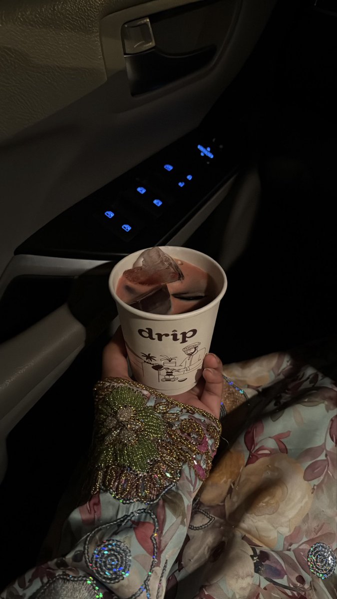 0dlu_'s tweet photo. - شوفتـك عَن شوفـة الباقين تغنّـي 🖤. https://t.co/aY9iSIv1Rb
