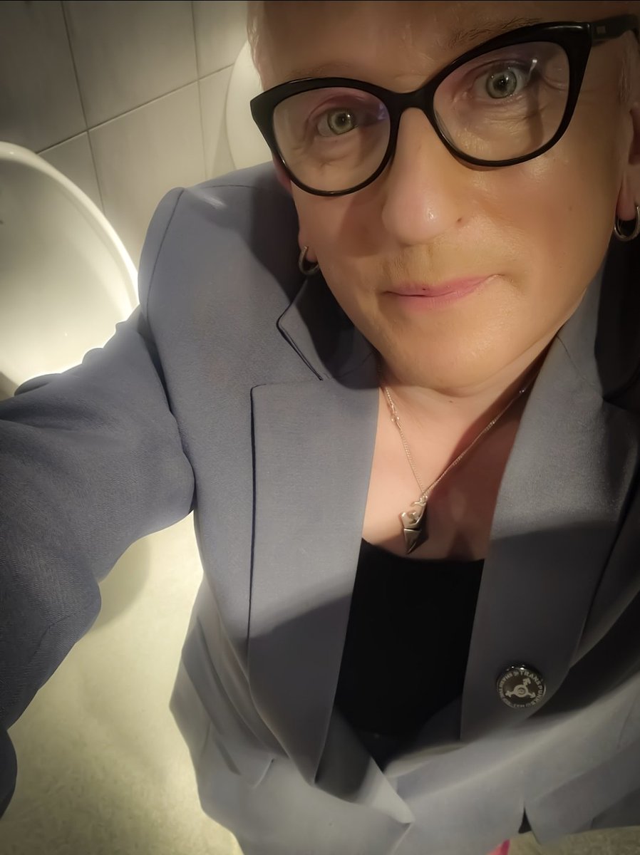 Kathleen Riot tweet media