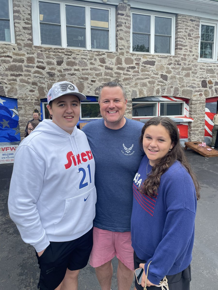 JLockettTeach's tweet photo. Honoring the true meaning of Memorial Day today as we took in the Yardley parade &amp; enjoyed some camaraderie at the Yardley VFW.Grateful for the brothers/sisters who made the ultimate sacrifice for our freedom,&amp; thankful to spend the day surrounded by family, community,patriotism. https://t.co/ohutly56sV