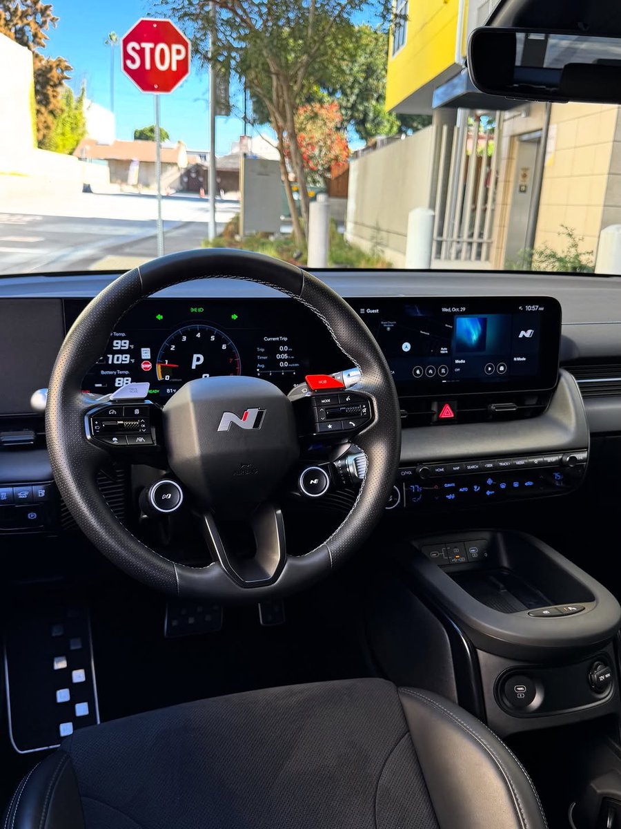 ZyroCar tweet media