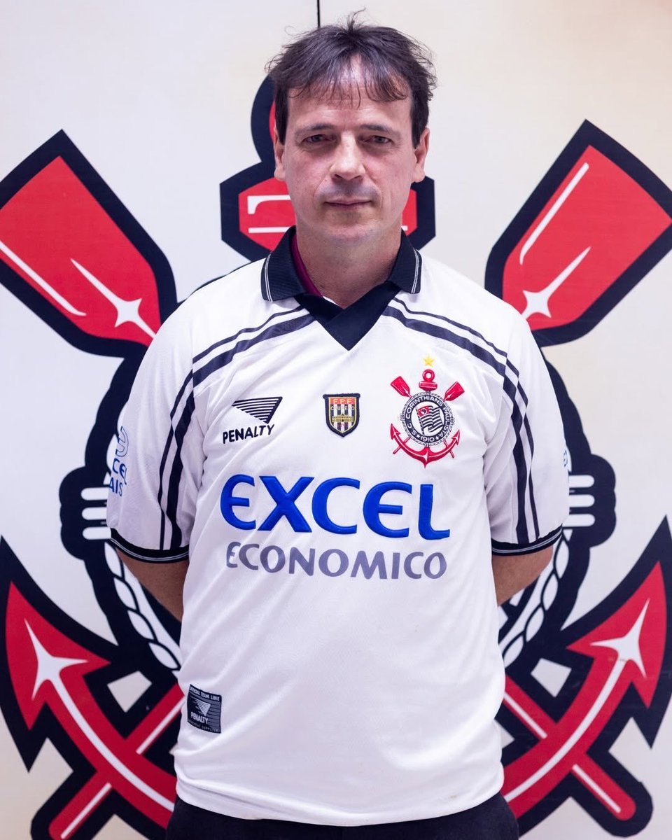 loucosdobandoo's tweet photo. Neo Química Arena virou uma fortaleza com Diniz, Desde a chegada do treinador, o Corinthians segue invicto jogando em casa:

🏟️ 7 jogos
✔️6 vitórias
➖ 1 empate
📈 90,4% de aproveitamento
⚽ 10 gols marcados
🛡️ Apenas 2 sofridos

📸 Reprodução / Divulgação https://t.co/nTCwhHyB4I