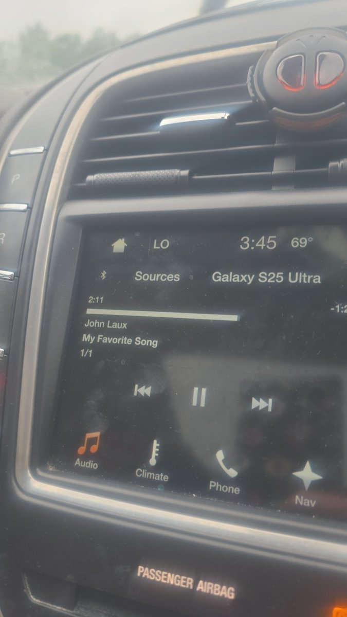 robinhasoul's tweet photo. @steinzaaa my husband said he wants to hear you do this song 😅🫠🤪🥰 https://t.co/9oAmVmlDms