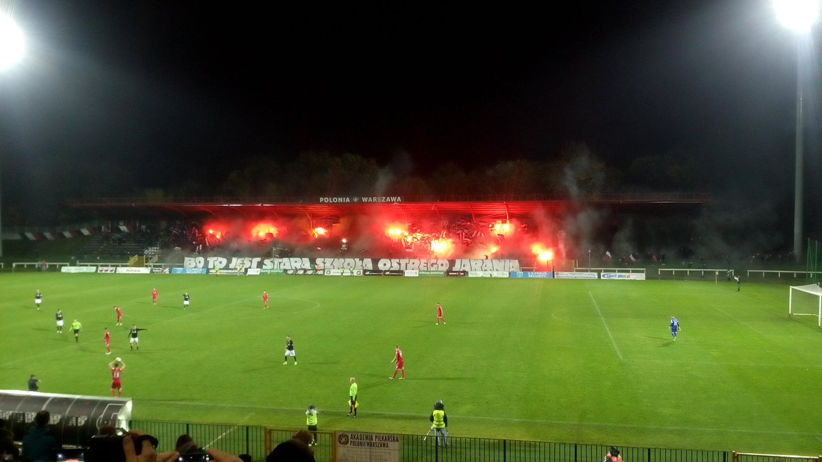 HubertWalko's tweet photo. @ma_ziebaa @retrofutbol_pl @gregorzimny Był dobry meczyk z Widzewem. https://t.co/UwMY76A4I3