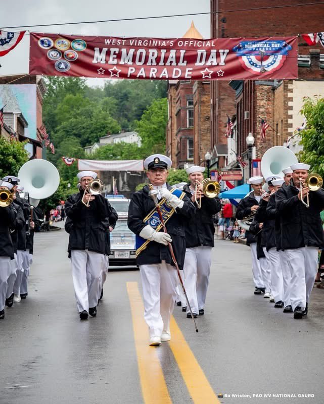USFleetForces's tweet photo. On this Memorial Day, the U.S.Fleet Forces Band was honored and privileged to participate in the West Virginia Memorial Day Parade in Grafton, West Virginia, the longest running Memorial Day parade in the country! https://t.co/IIBmgsUZeO