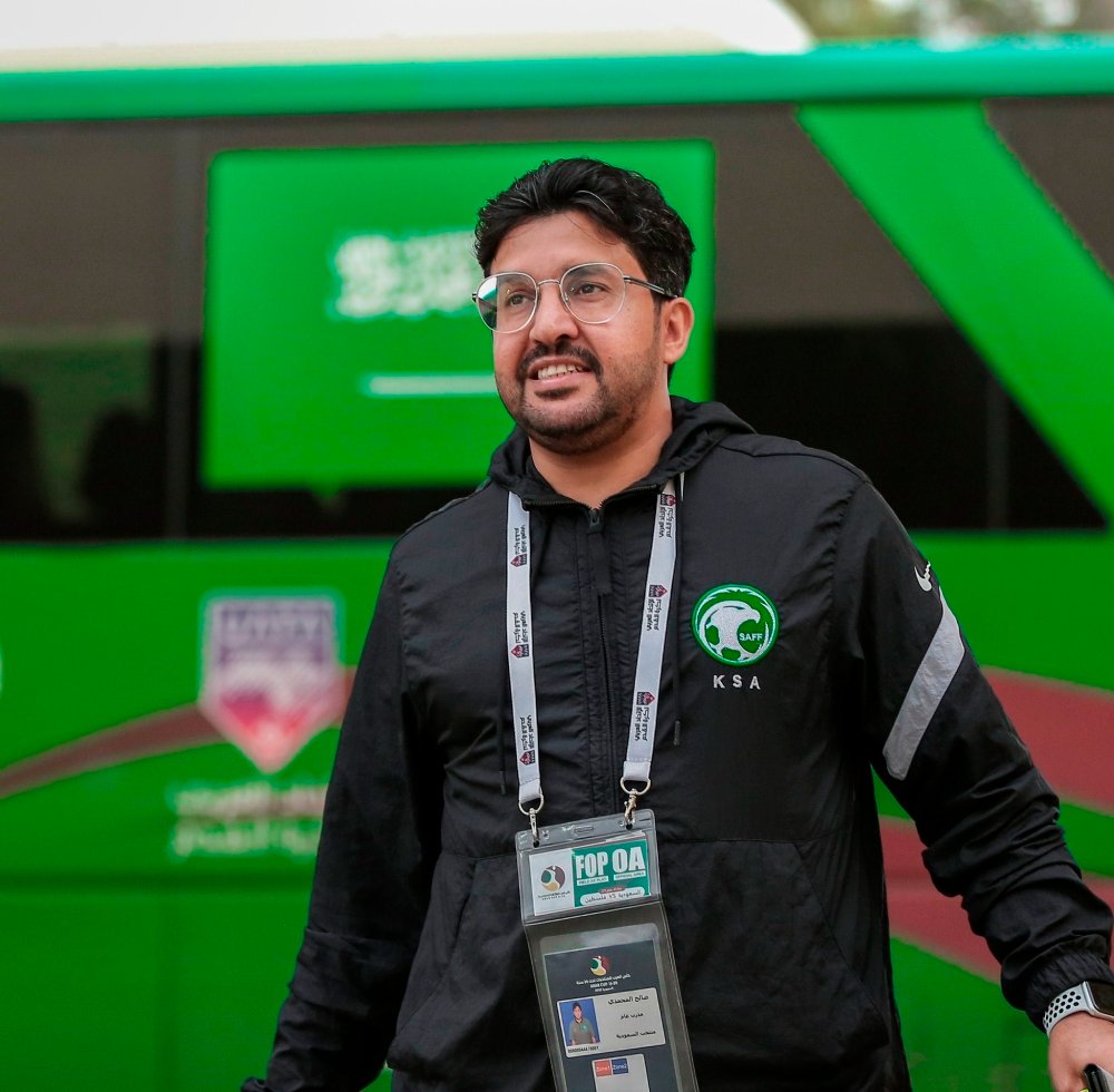 B0TMUS's tweet photo. إذا سعد الشهري غير متاح للاتفاق
انصح جدا بالتعاقد مع المدرب الرائع صالح المحمدي فهو لايقل شأن عن ابو سعود سعد الشهري.

صالح المحمدي مدرب رائع بمعنى الكلمة.
#الاتفاق https://t.co/eSetD4XLhz