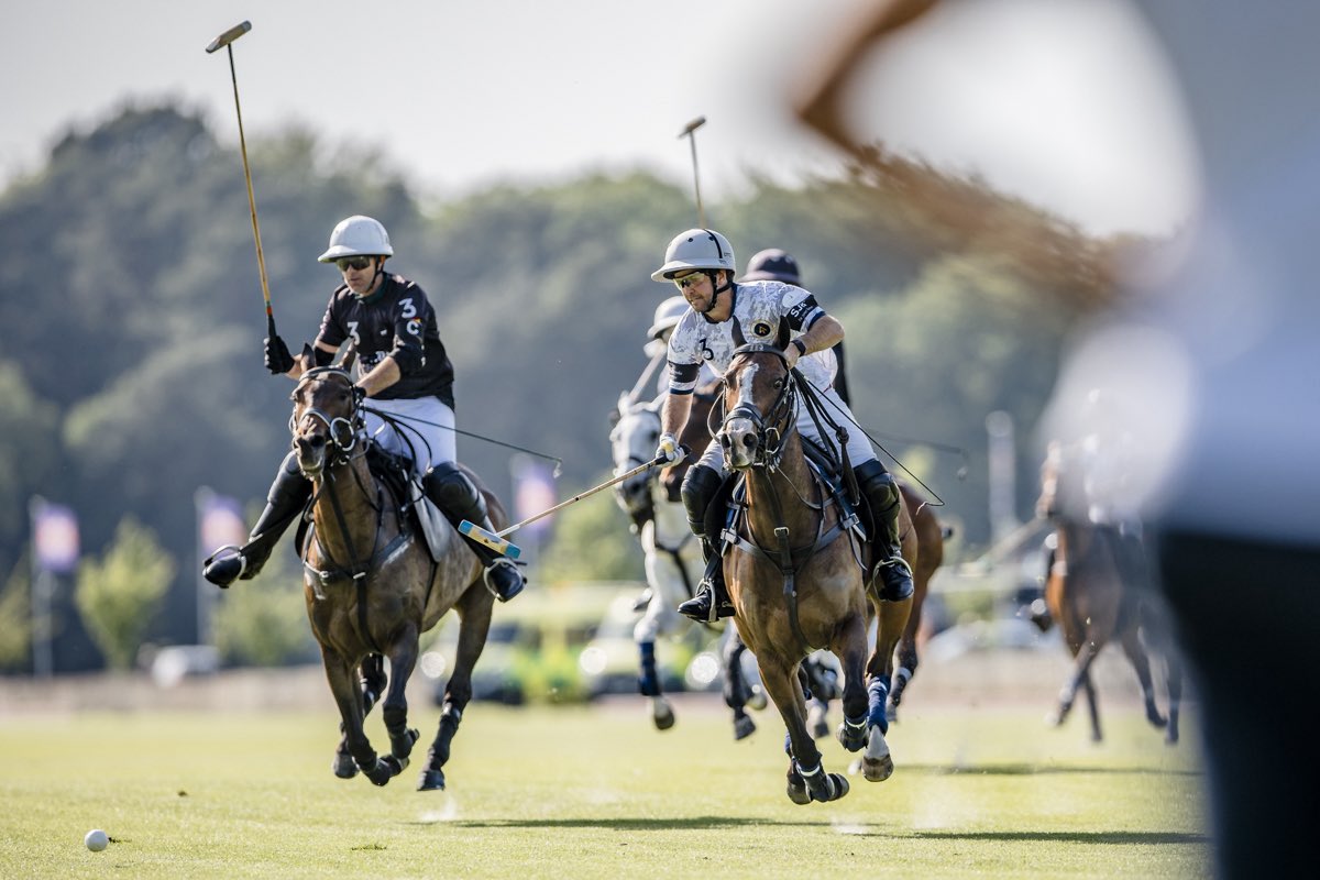 guardspoloclub's tweet photo. Week one of the @Cartier Queen’s Cup complete 🐎 Catch up on our daily match reports here https://t.co/NEMzxQ2uke

#guardspoloclub #polo #windsor #cartierqueenscup https://t.co/MWVVbgOcZv