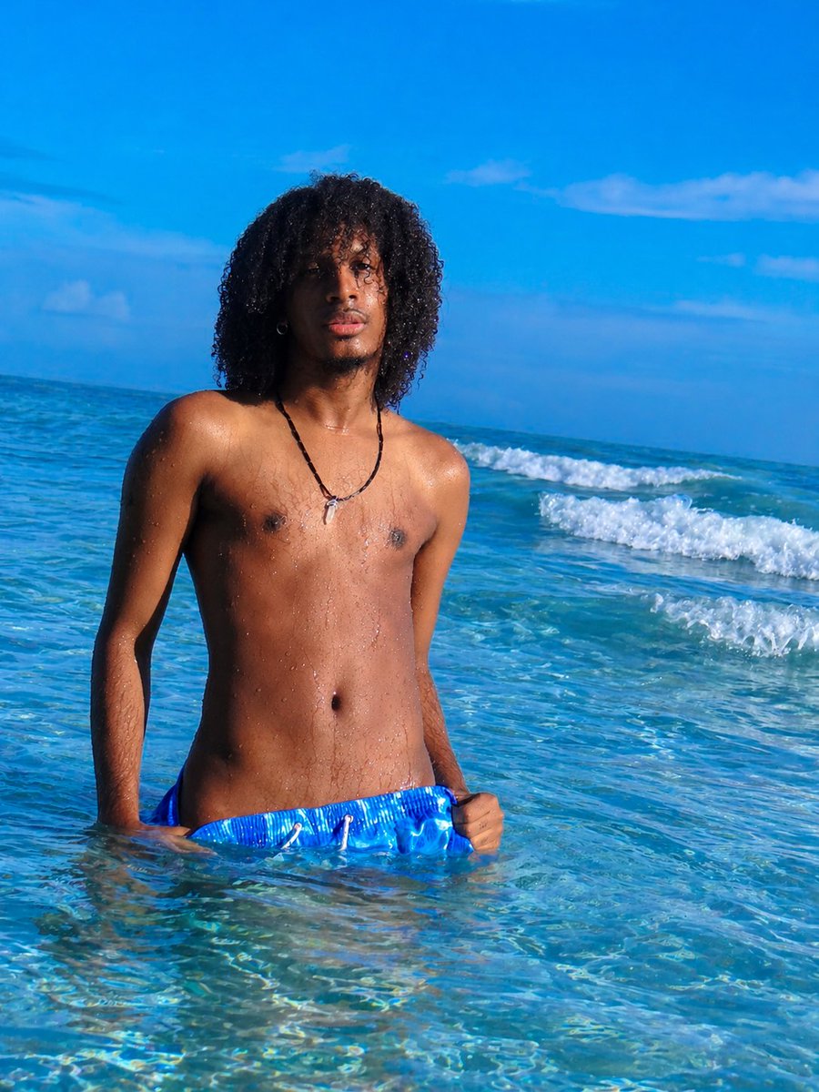 ezeejose2's tweet photo. Gratitude for all that's to come &amp; appreciation for all that's here.

#beach #hair #photography #caribbean https://t.co/xouQbFowt3
