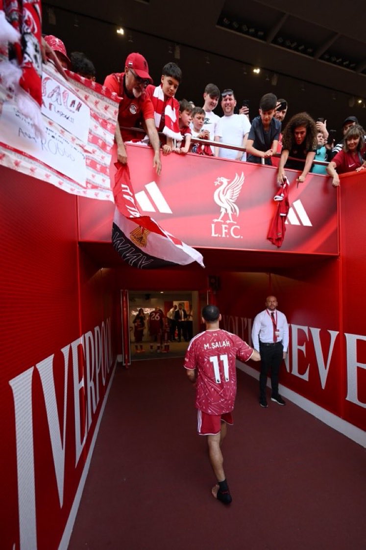 supermane10 tweet media