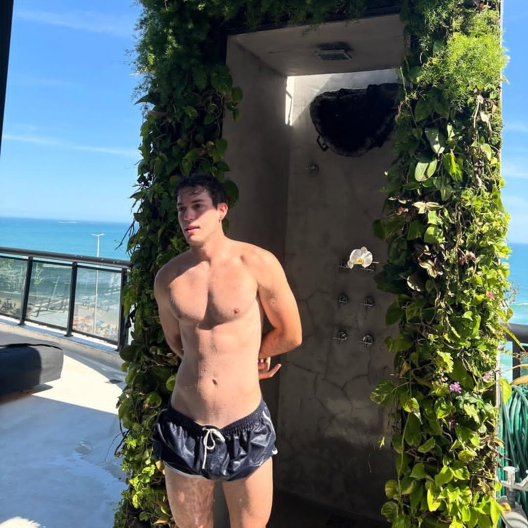 Samuel tweet media