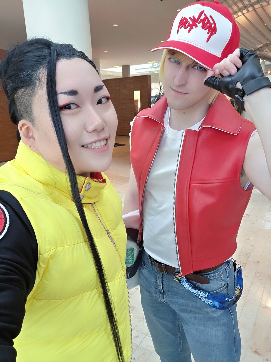 1emon_vii's tweet photo. And now the judges! @purrblind @hellocutelife @MonolithCostume were all incredibly professional but also extremely reassuring, kind, and supportive as I nervously gave them a run down of my cosplay. I'll be keeping their encouragement for life to continue to improve my skills! https://t.co/u4JZGHgvw9