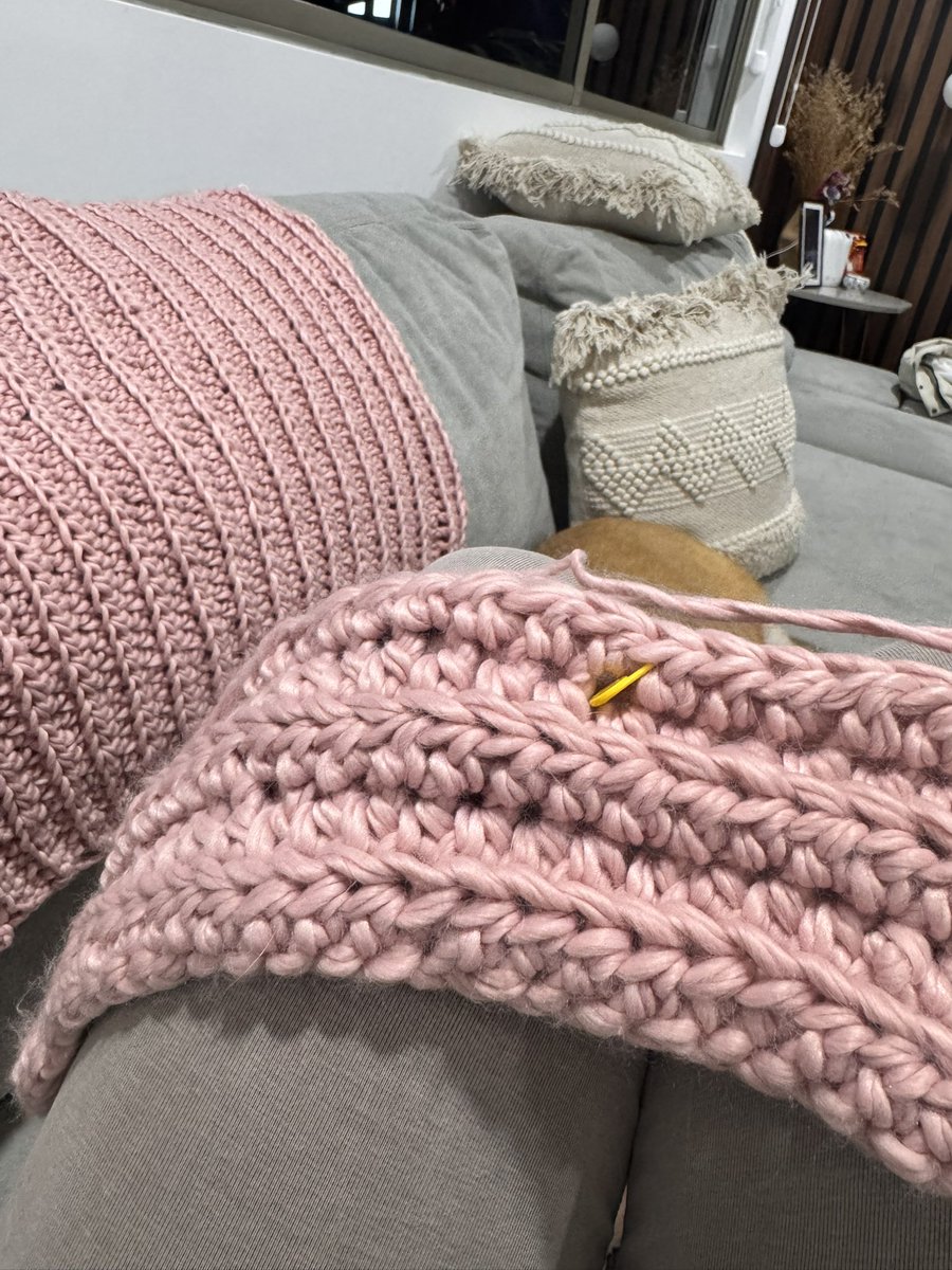 VicunaFlor's tweet photo. Algo que la infancia no olvida 👵🧶  🪡🧵 https://t.co/bEHfk6kvOJ
