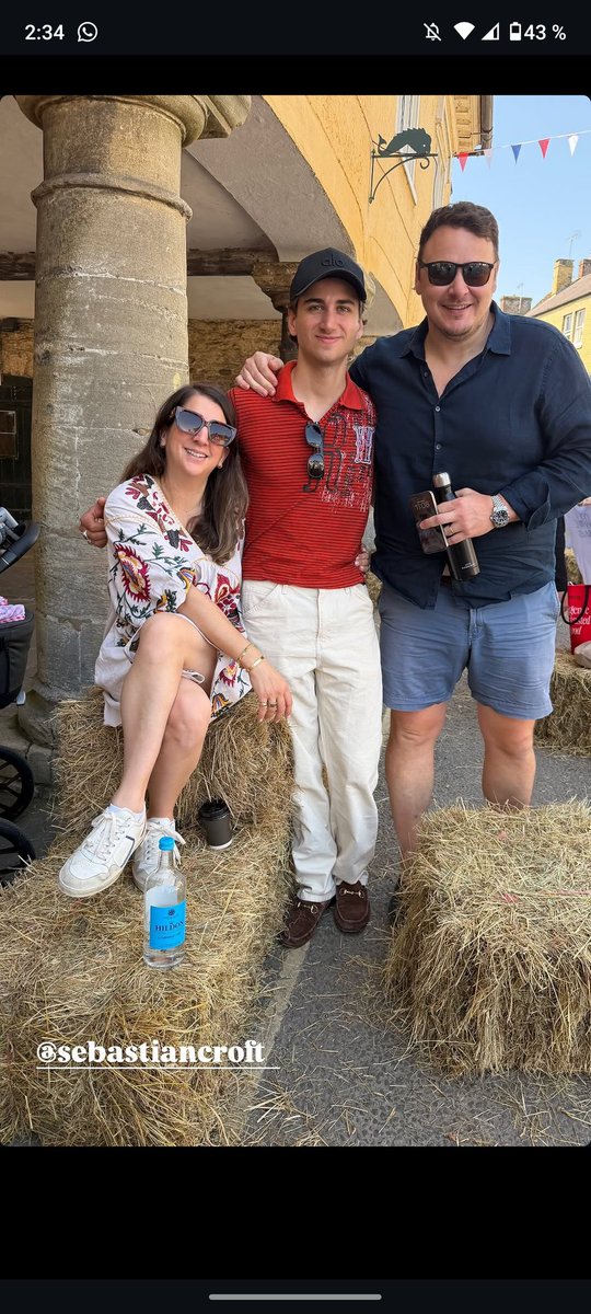 BashcroftMx's tweet photo. Sebastian Croft with his sister

📷: steph_ralley via ig stories https://t.co/qZwDwvNhlJ