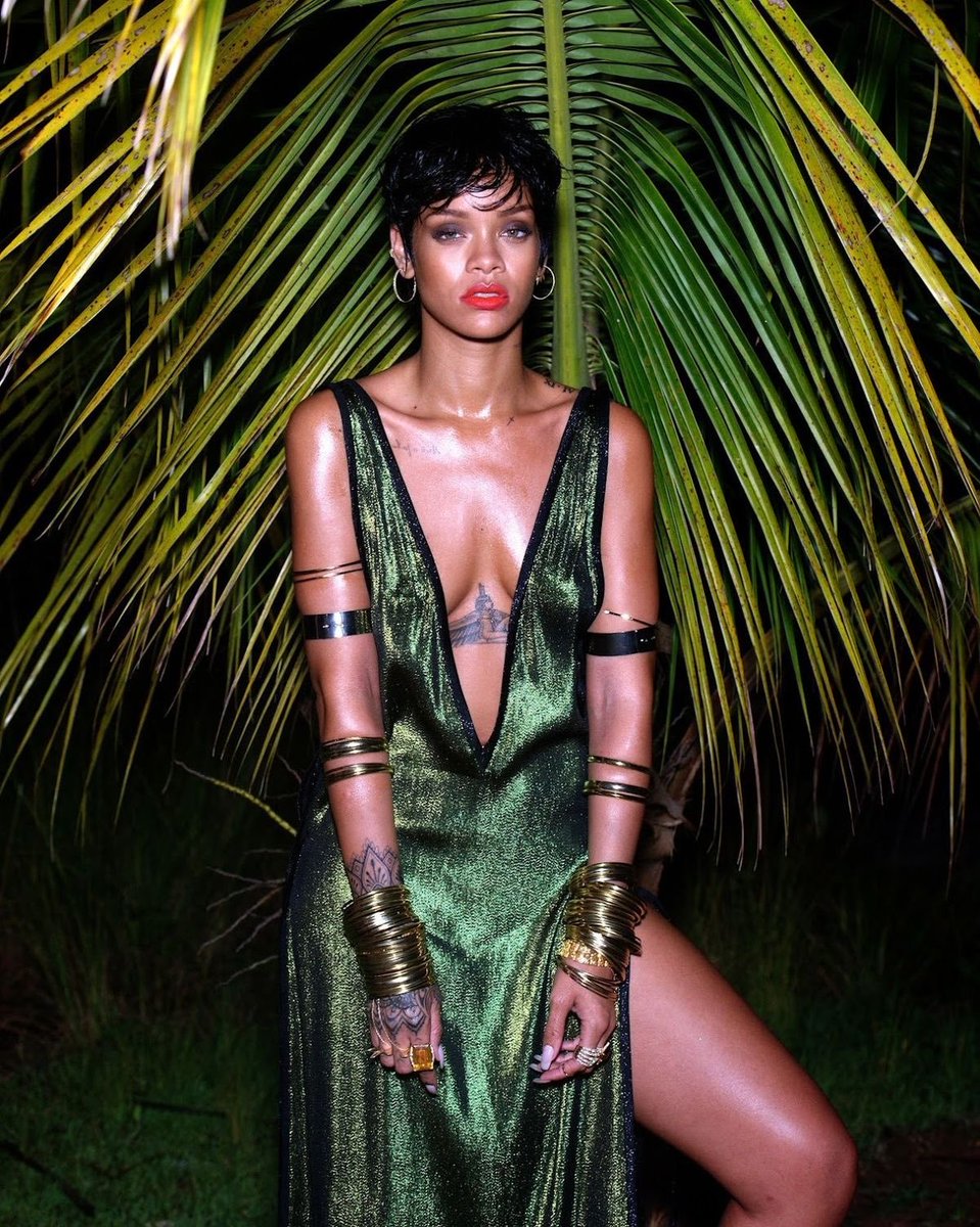 ririoncharts's tweet photo. Rihanna's most streamed songs on Spotify in 2026 so far:

1. Don't Stop The Music - 195,1M
2. Only Girl (In The World) - 190M
3. We Found Love - 187,7M
4. Love The Way You Lie - 175,3M
5. Love On The Brain - 173,4M
6. Kiss It Better - 172,3M
7. Breakin' Dishes - 170,2M
8. S&M - 169,3M
9. Umbrella - 160,4M
10. Where Have You Been - 153,4M
11. Stay - 138M
12. Bad (Remix) - 123,7M
13. This Is What You Came For - 114,7M
14. Diamonds - 110,8M
15. The Monster - 105,1M
16. Disturbia - 101,8M