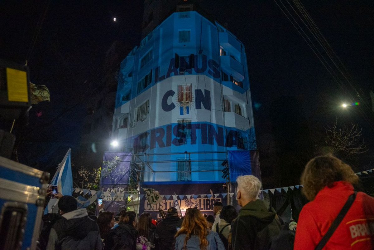 HugoDGregorio's tweet photo. Confío más en vos que en todo lo que pueda imaginar 🇦🇷

Lanús SIEMPRE con CRISTINA ✌🏻 https://t.co/uZuLCl3qLC