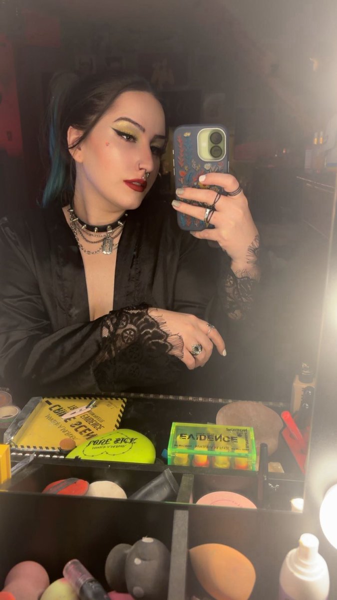 meggythemenace's tweet photo. Js I have had both Twitter, Reddit and of like 3/4 times- I’ve deleted them lol. I am usually pretty ok on them but I’m starting over. Big boobs big ass and a big heart 🖤
#fyp #TopCreator #gothmodel #linkinbio https://t.co/EdU97V1ieH