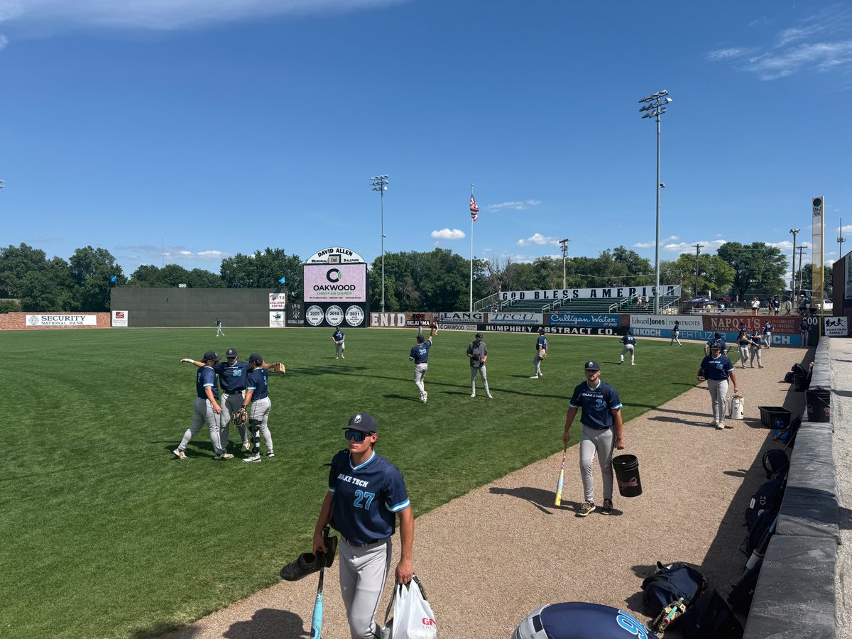 waketechbsb's tweet photo. The Eagles are on the field! We are about 30 minutes from first pitch against South Mountain (Ariz.) in the @NJCAABaseball Division II World Series in Enid, Okla. #GoBirds #WakeEmUp https://t.co/1sS2QH0pPt