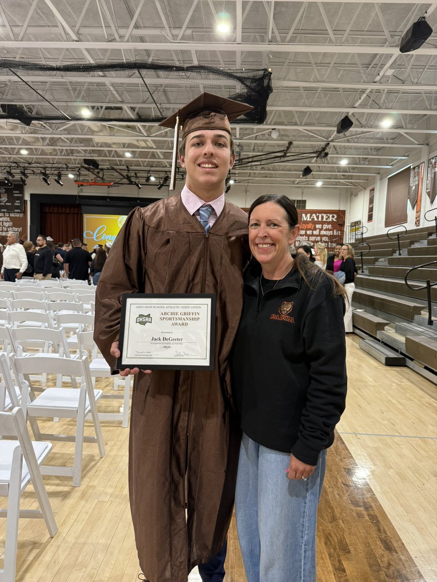 TimDeGeeter's tweet photo. At Padua Senior Awards Ceremony, Jack received the OHSAA Archie Griffin Sportsmanship Award. The Sportmanship Award is an annual honor to recognize student-athletes who display exemplary sportsmanship, ethics, and integrity. Another proud parent moment. 🧡🤎⚾️🔥🐐 https://t.co/DWV9X4ZqnX