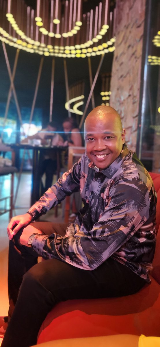 dngkenya's tweet photo. Celebrating 40 In Style! ✨️

My sisters spoilt me rotten over the weekend as I continue to mark 4 Grand Decades of Absolute Awesomeness!!! 😉

I love you fam. Sana, sana, sana. ❤️ 🫂

4.0!!!

#LifeBeginsAt40
#RomanticizingLife https://t.co/Q2hd3rnZIl