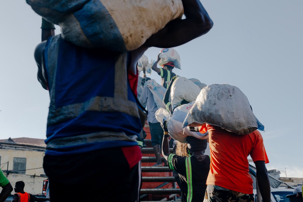 Fkoku's tweet photo. #Rotary #PeopleOfAction #Environment #Waste https://t.co/uPdEKS56fU