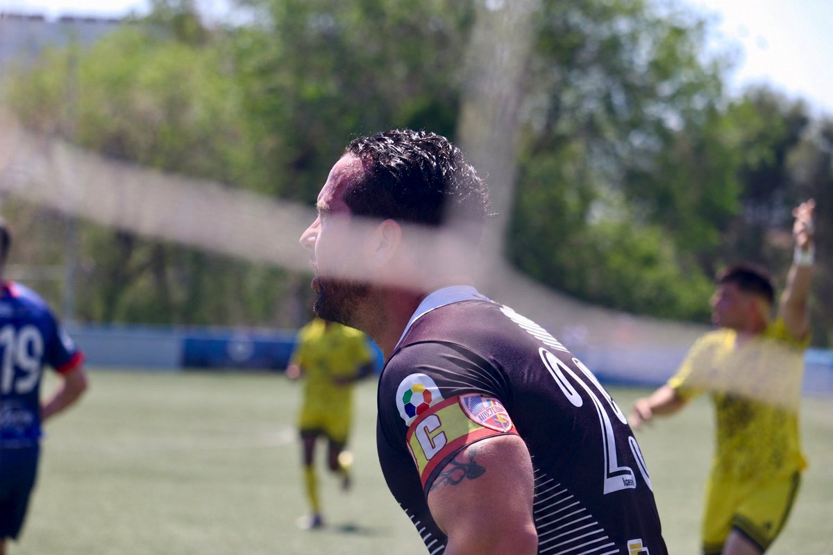 IvoVillar's tweet photo. No te preocupes tanto por el próximo capítulo.Hay personas que todavía no conoces, lugares que todavía no has visitado, oportunidades que todavía no han llegado y momentos que algún día recordarás como el inicio de algo muy bonito. Sigue adelante. La historia aún no termina.🤍⚽ https://t.co/tUCZHUyisv