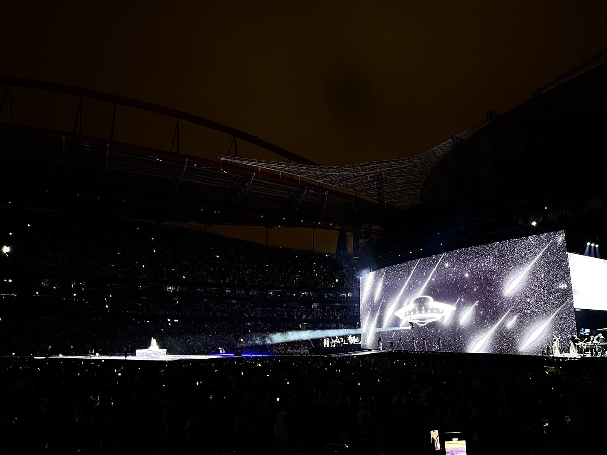 repmoreswift's tweet photo. Long Live Eras Tour Lisbon N2 🫶🇵🇹 https://t.co/k4jUi51uKj