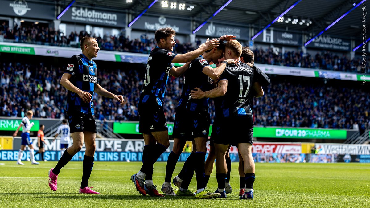 DFL_Official's tweet photo. Herzlichen Willkommen zurück im Oberhaus, SC Paderborn 07 👏

Die #DFL-Geschäftsführer schicken Gratulationen zum #Bundesliga-Aufstieg nach #Paderborn ➡️ https://t.co/sydxTrIBY8 https://t.co/Iwu0wd7pHg