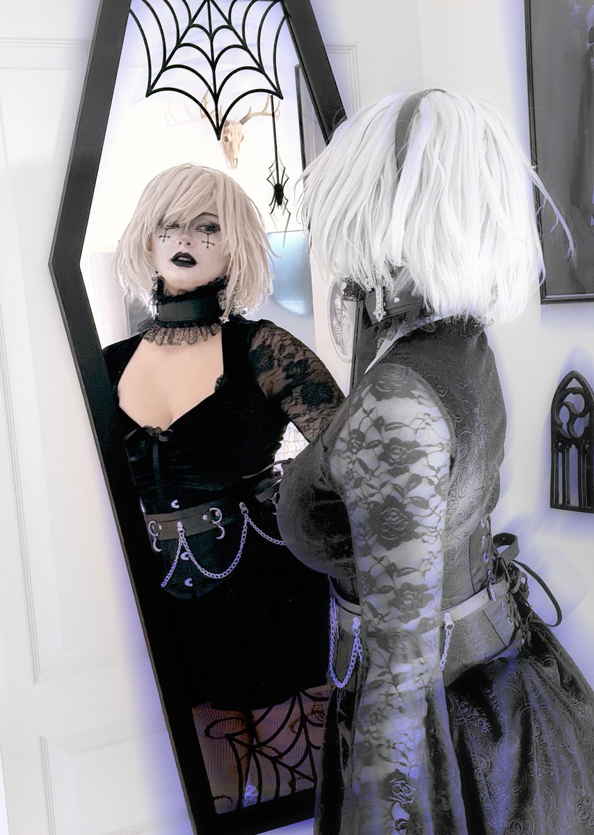 Missty300's tweet photo. 🖤 Mirror pics 🖤
Photo/edit : @yoracrab ❤️
.
#Nierautomata @yokotaro https://t.co/JK5jMHVy6H