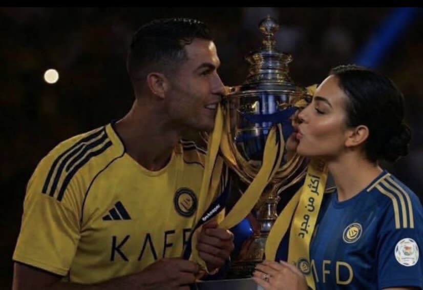 جرح 💛💙 tweet media