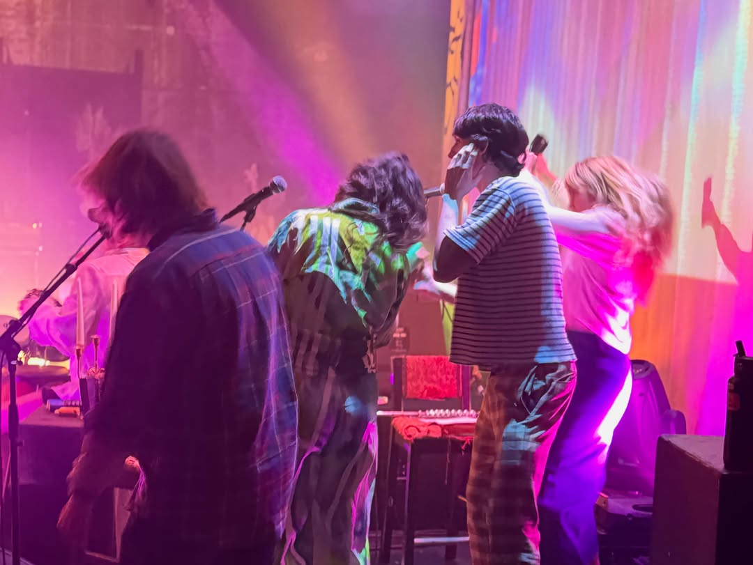 fwolfhardupdate's tweet photo. Finn onstage with Twin Peaks on their final night of their 9-day long residency at Thalia Hall!

📸: kramerkramer via Instagram https://t.co/PlPqO85qgx