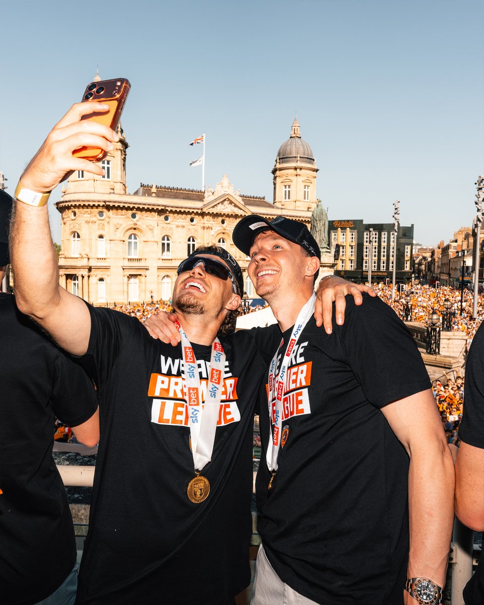 Hull City tweet media