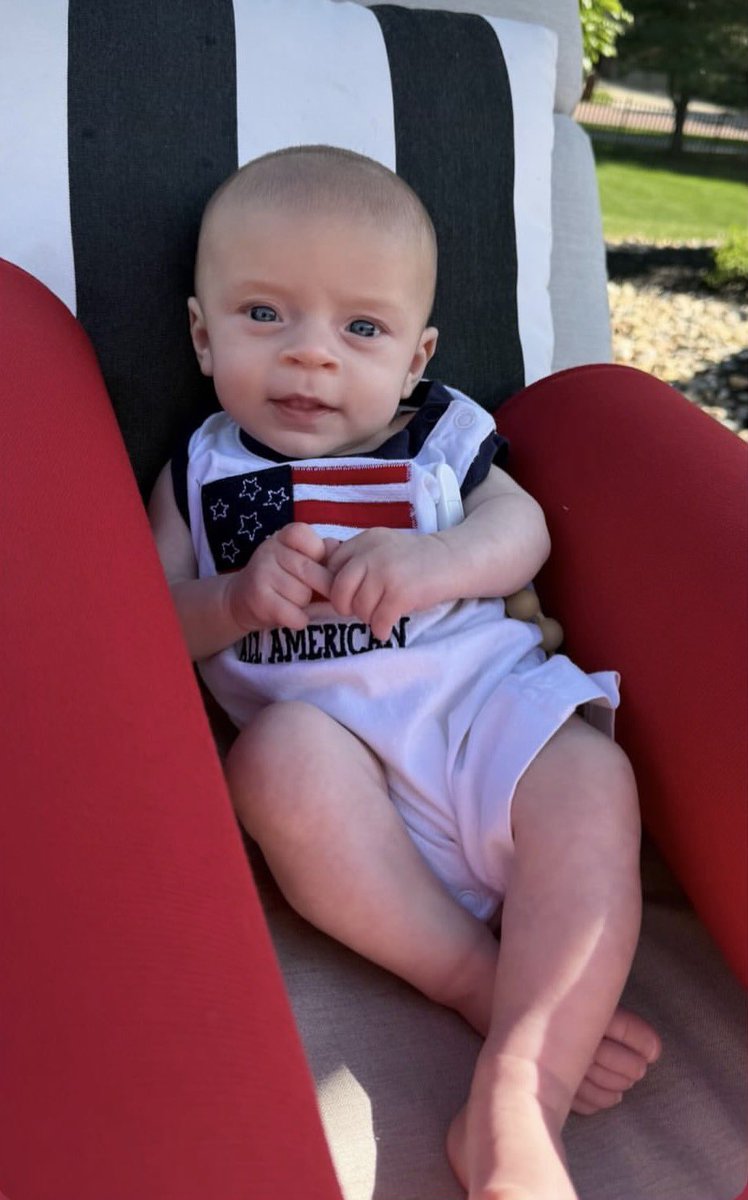 Schilling_Cody's tweet photo. Memorial Day. Honor. Remember. 🇺🇸 

Thank you to those who made the ultimate sacrifice so we may continue to live free. https://t.co/5GG9BujbaF