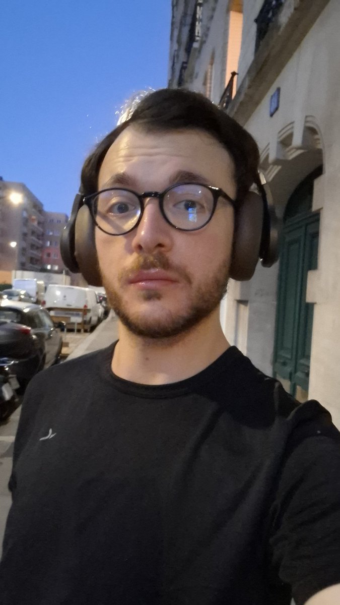Intimidante, dédaigneuse et dénuée d'humilité 🌈 tweet media
