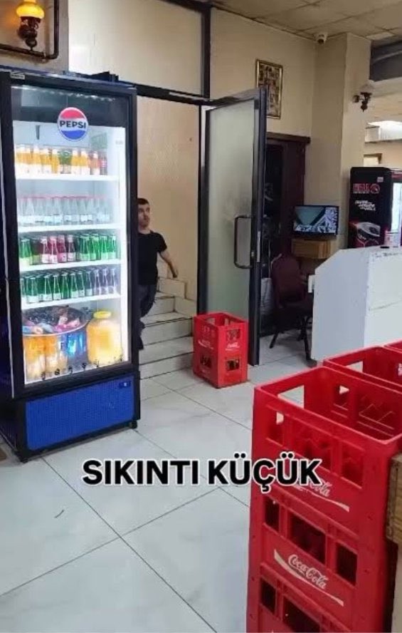 themaverai's tweet photo. @portakllllll @sekaiforart @kedikizinanasi @Benimadim_Turkk Aldatan adamı savundan daha ala yaprak hastası olamaz o yüzden kimin en büyük yaprak hastası belli oluyor kral haber edersin ya 🤙🏻 https://t.co/XkK1lY2m1k