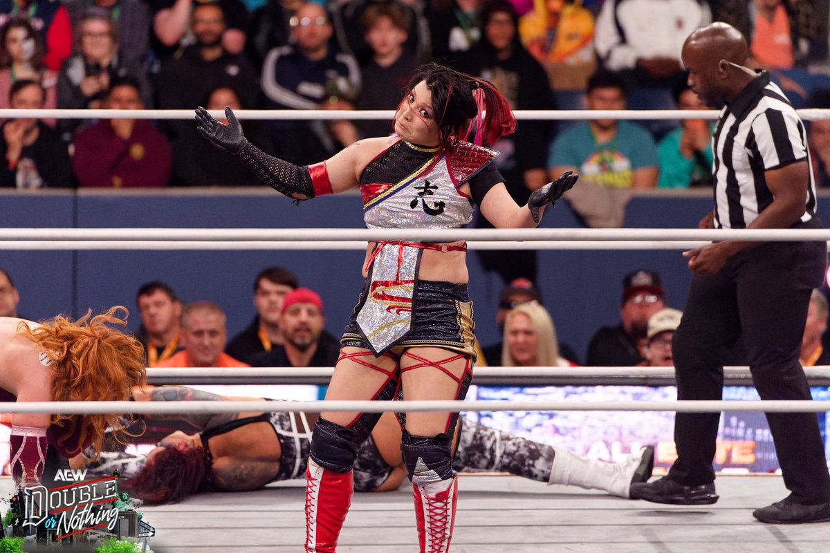 shidahikaru's tweet photo. Unbelievable what happened in New York 🤷‍♀️ #AEWDoubleOrNothing https://t.co/5ibmNC2h34