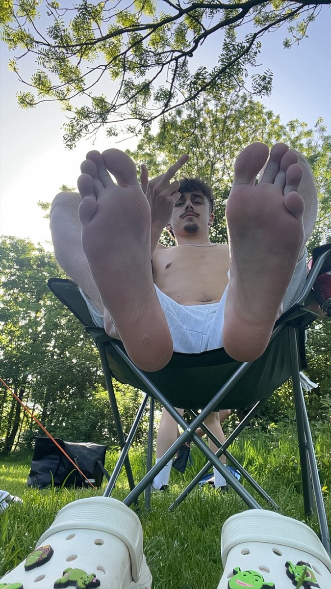 MasterNotts's tweet photo. some sweaty camping soles for you pigs, who wants my socks after this trip🤤🤤 https://t.co/TCP97334hm