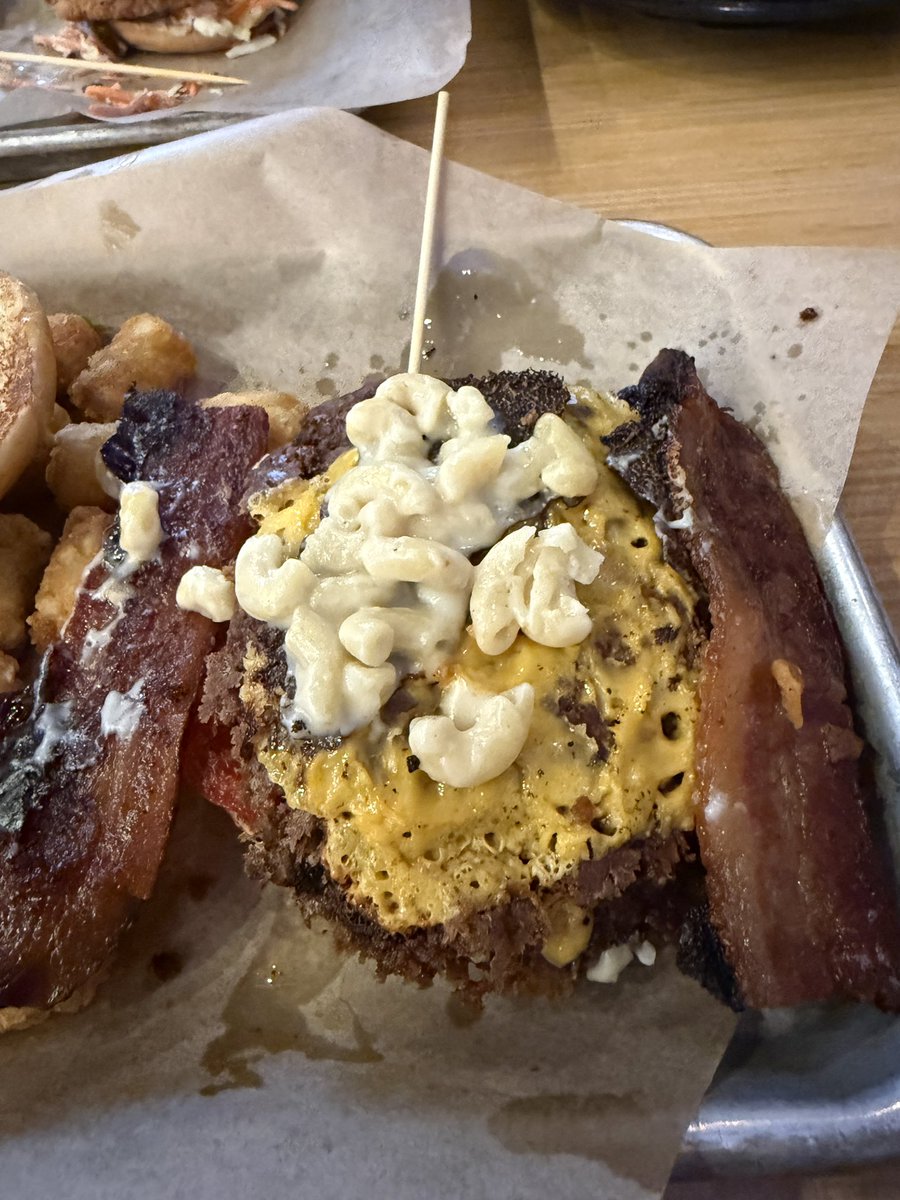Travise89's tweet photo. @BWWings fantasy vs. reality. https://t.co/28iJmw2sMN