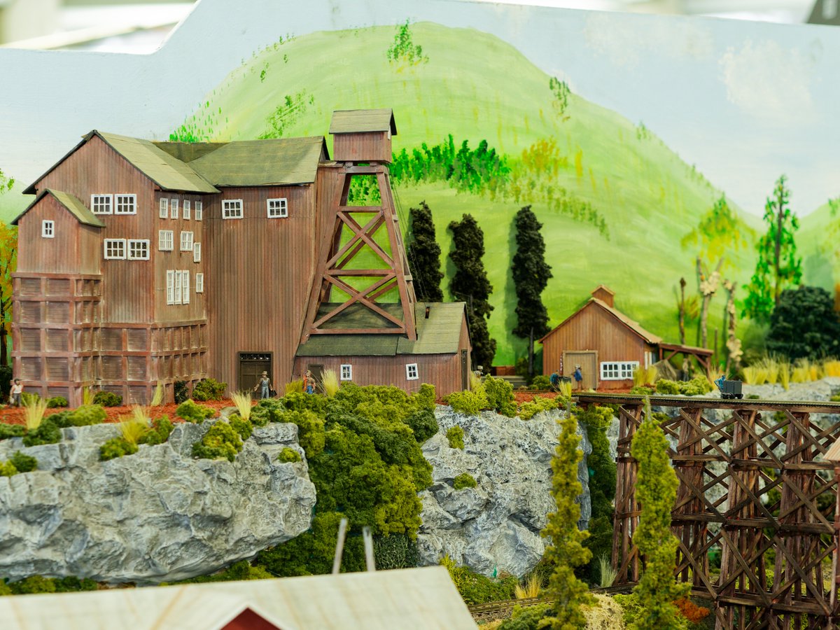 TerryWood19's tweet photo. We went to SUPERTRAIN, which has become Canada's biggest and best annual train show. It's held at the Olympic Oval at the University of Calgary. It features many exhibits and displays from local clubs and vendors. April 26, 2026. https://t.co/FbVTJ6H9Ns