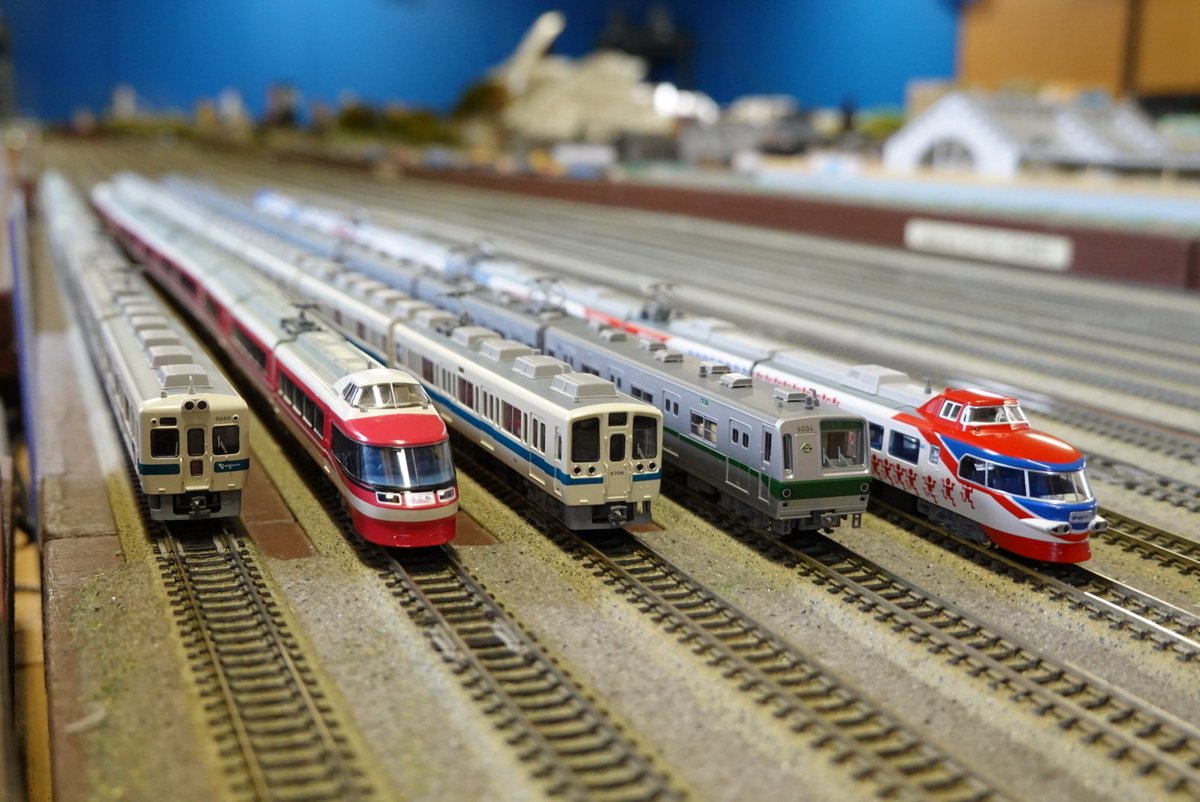 mac_yosshi's tweet photo. 3月の鉄分
レールパル351
5,6番線集合写真
#鉄道模型 #レンタルレイアウト #山梨 #富士川 #Nゲージ
小田急旧車特集 終
#8000形 #2600形 #5000形 #9000形 #ロマンスカー #7000形 #SSE #LSE #NSE #フラワー
#ゆめ70 #2400形 #3100形 #3000形 #1000形
#営団地下鉄 #6000系
#JR東海 #371系
#10000形 #HiSE https://t.co/yGMsav063k