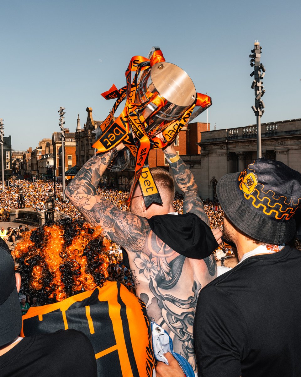 Hull City tweet media