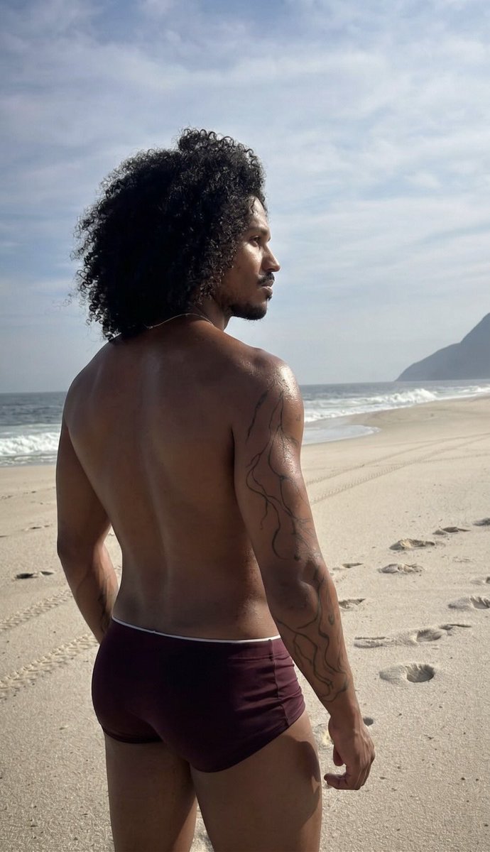 EssDsouza's tweet photo. 💚📸
#modelo #floripa #praia https://t.co/BLhahw4hZ8